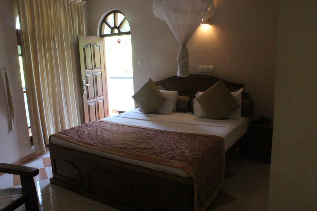 Hotel Bentota Village Экстерьер фото