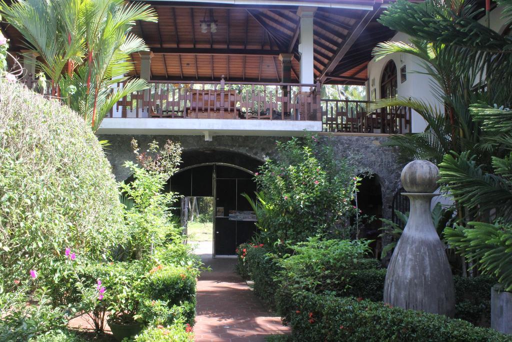 Hotel Bentota Village Экстерьер фото