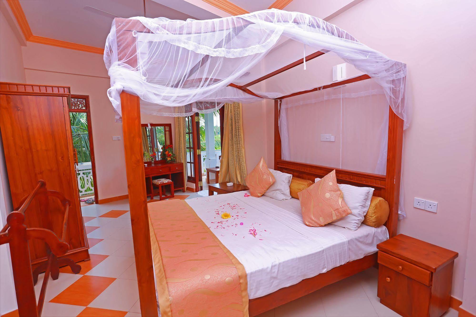 Hotel Bentota Village Экстерьер фото
