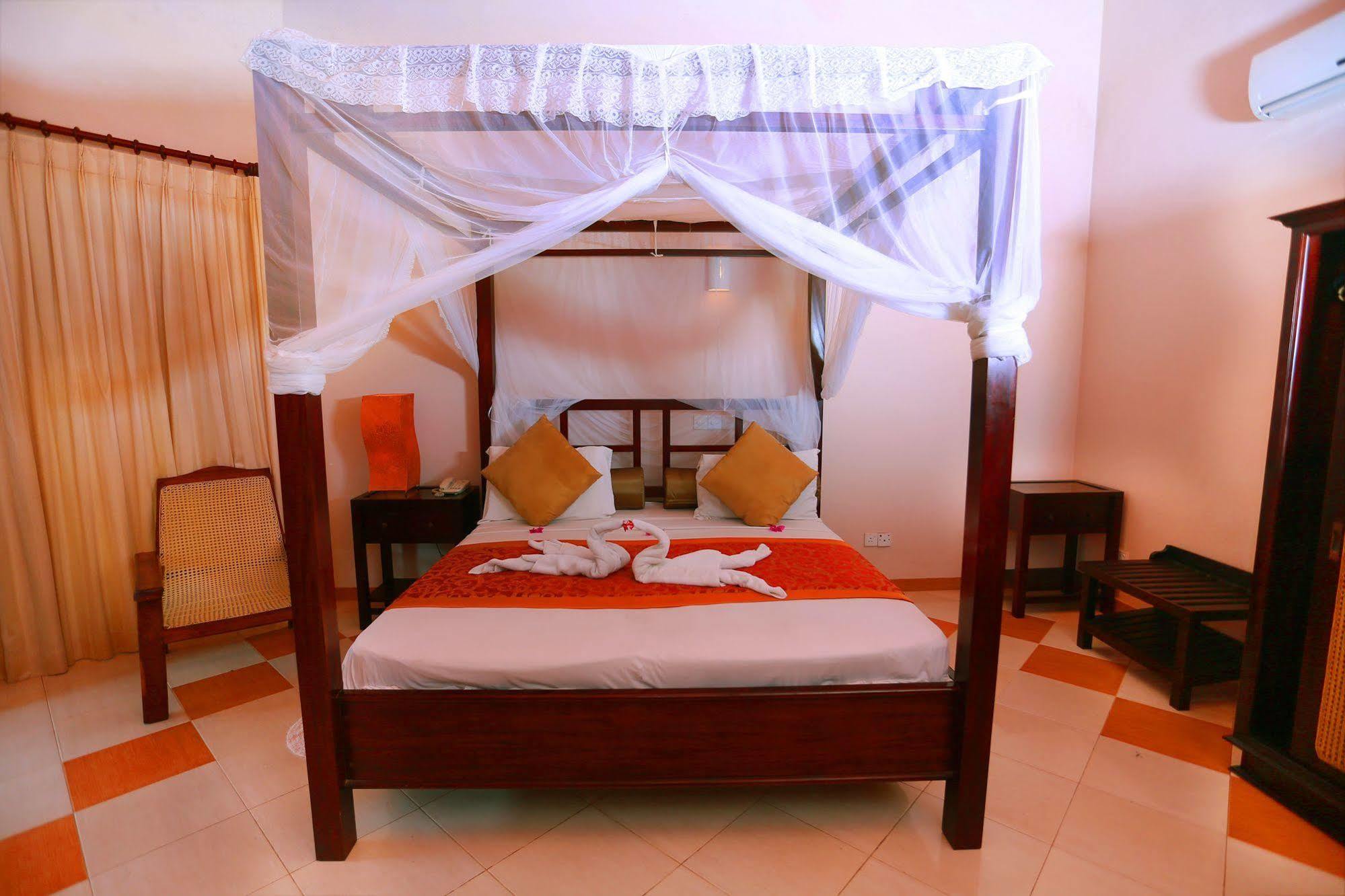 Hotel Bentota Village Экстерьер фото