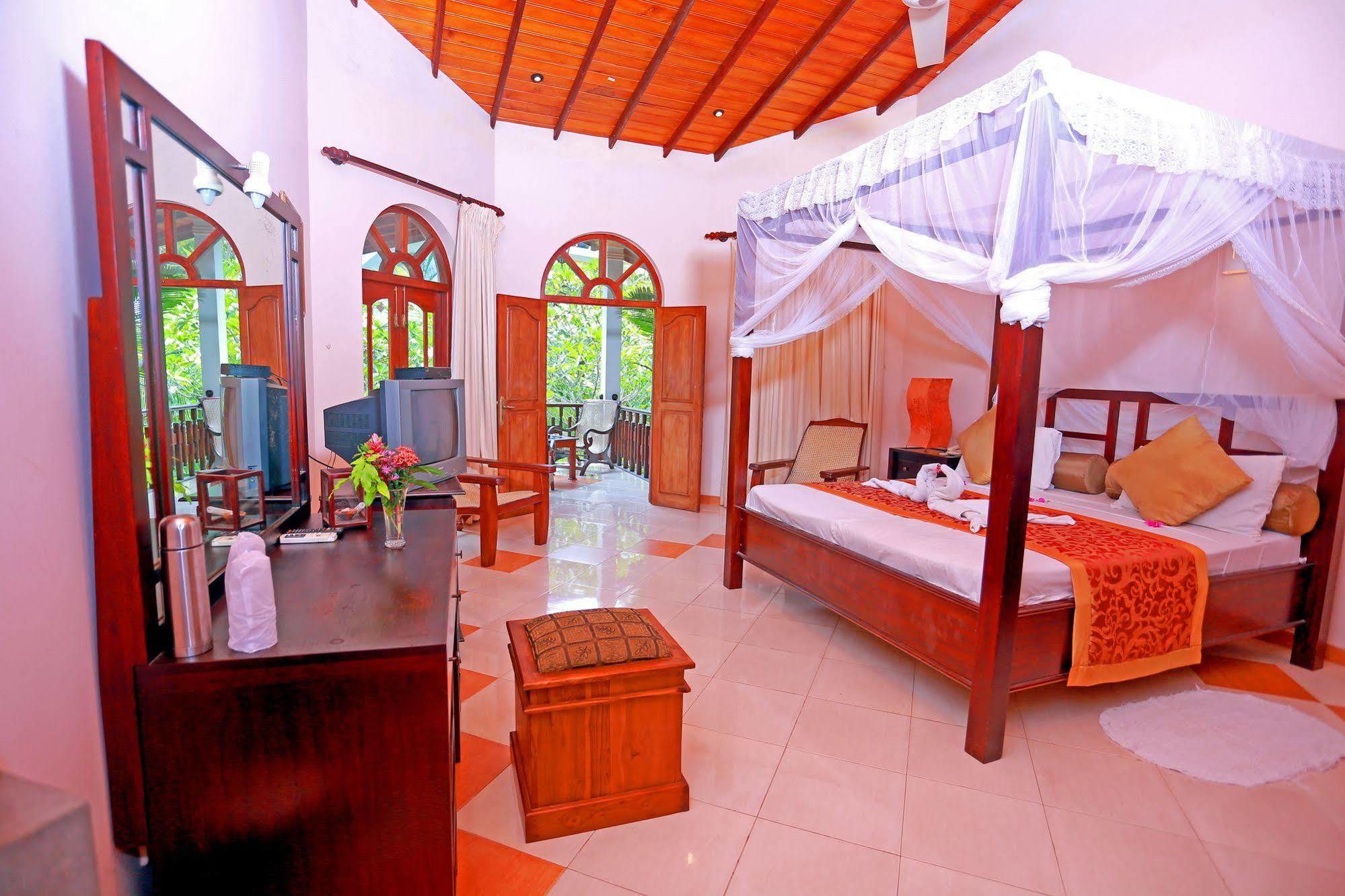 Hotel Bentota Village Экстерьер фото
