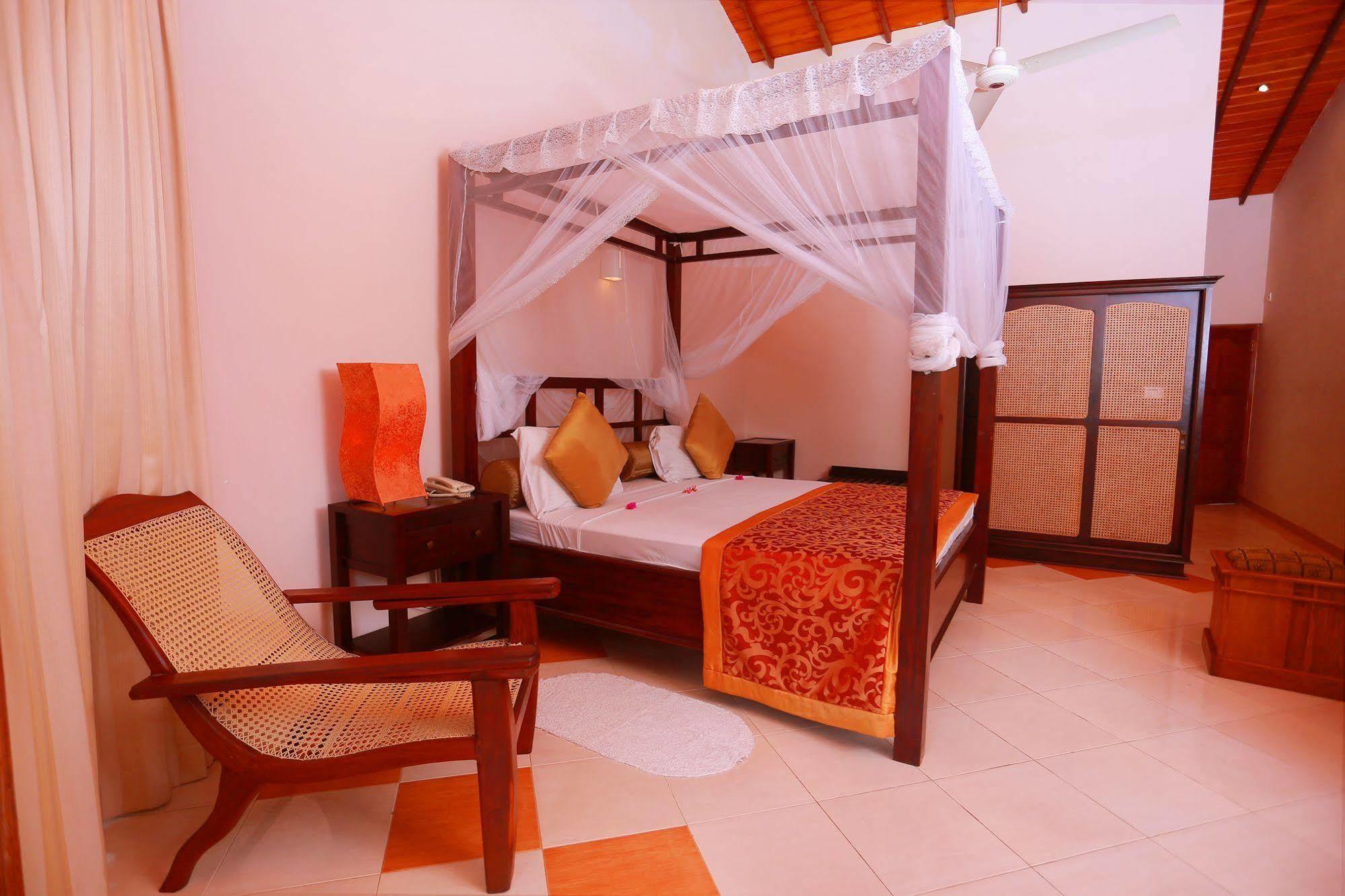 Hotel Bentota Village Экстерьер фото