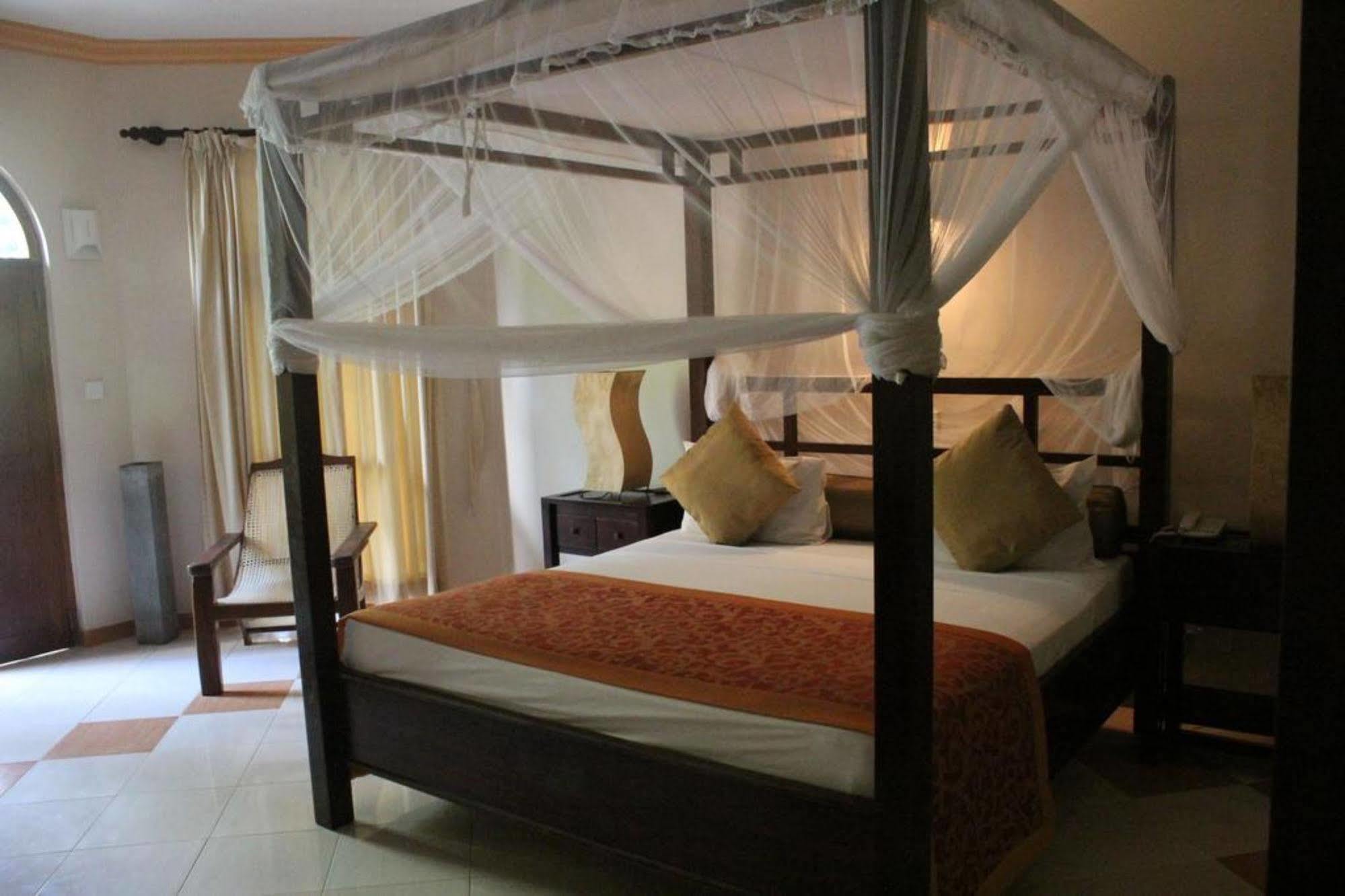 Hotel Bentota Village Экстерьер фото