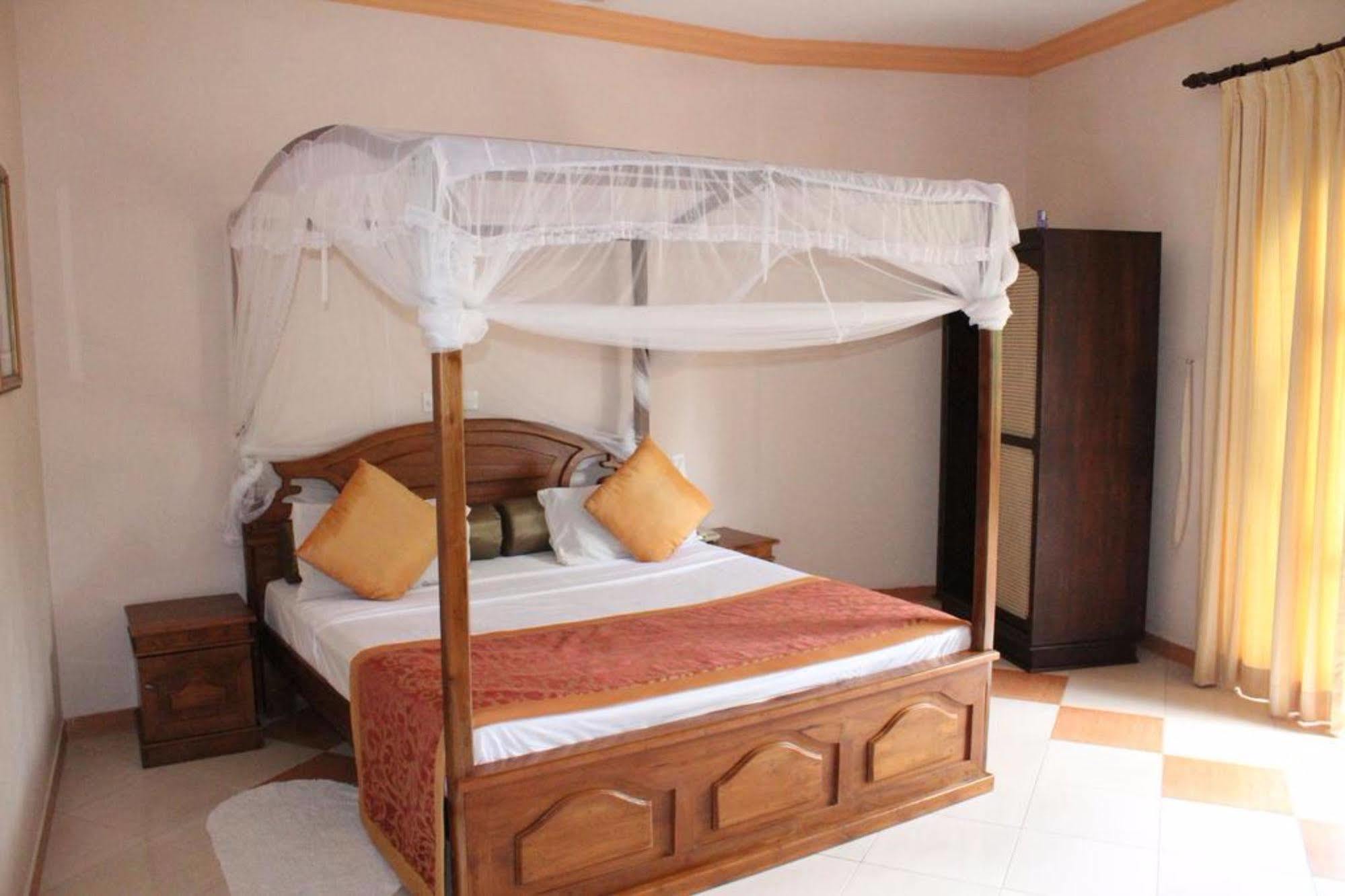Hotel Bentota Village Экстерьер фото
