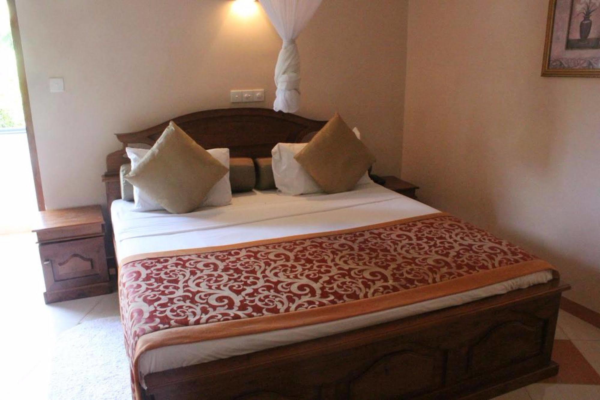 Hotel Bentota Village Экстерьер фото