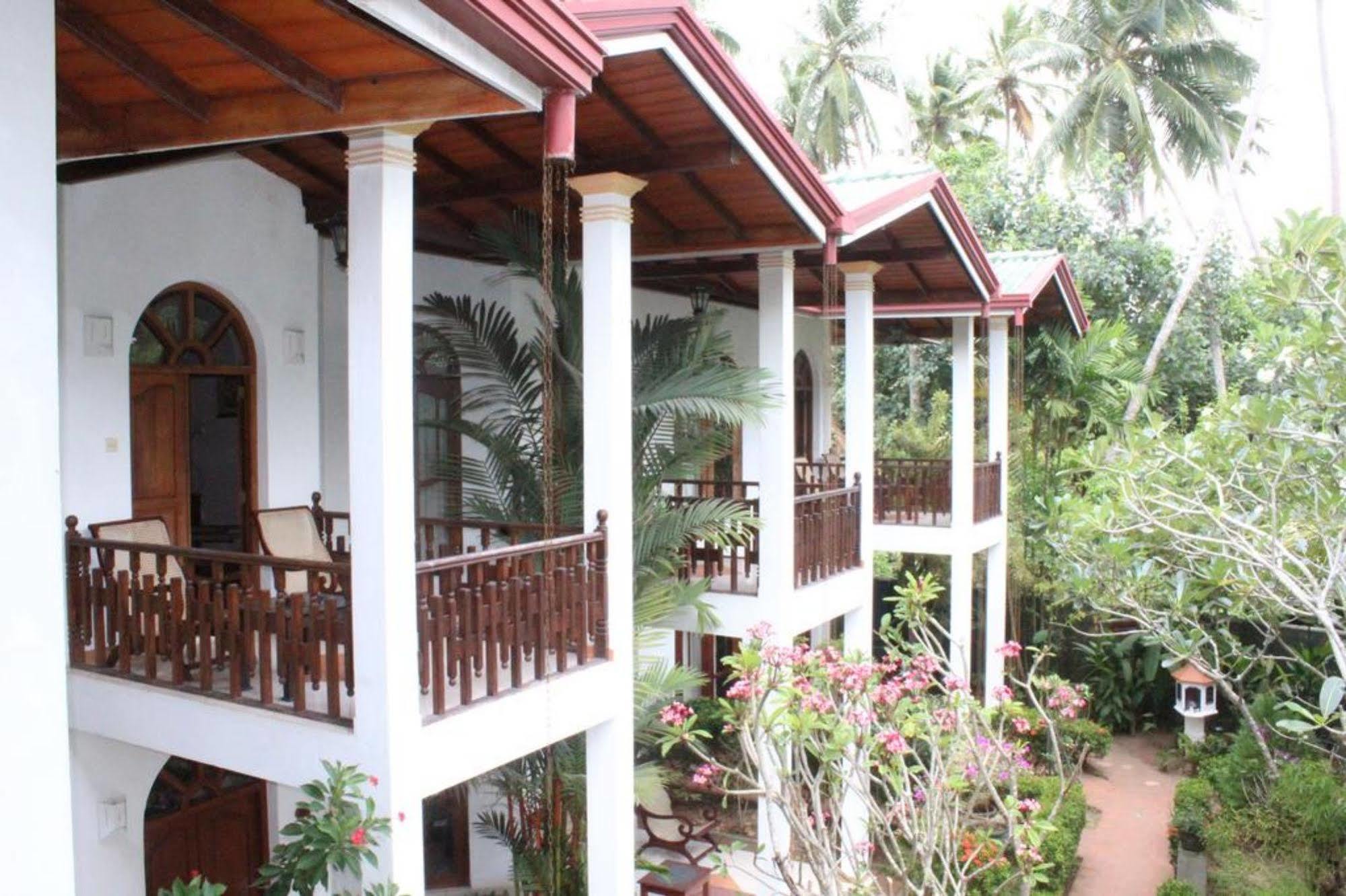 Hotel Bentota Village Экстерьер фото