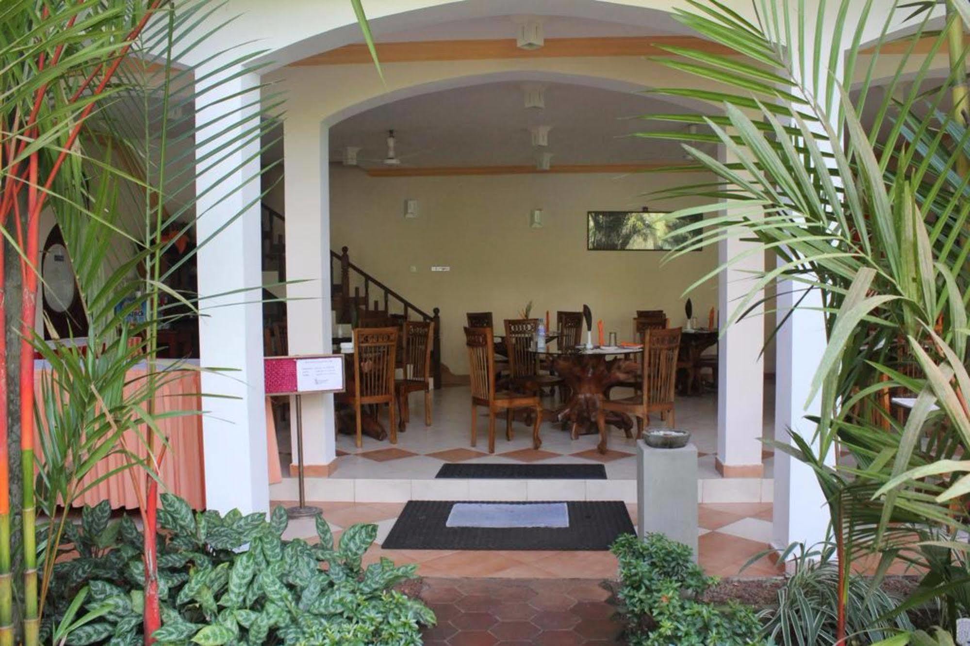 Hotel Bentota Village Экстерьер фото
